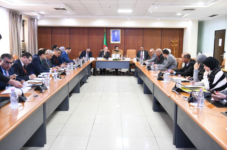 لجنة البرلمان تستمع إلى وزير الشؤون الدينية والأوقاف حول إنجازات القطاع وآفاقه المستقبلية