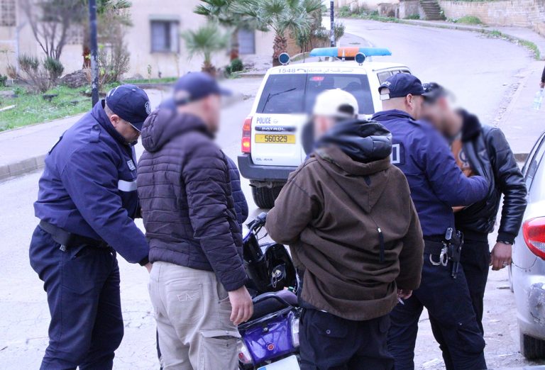 أمن ولاية ميلة يشن عملية مداهمة واسعة لملاحقة العصابات والشبكات الإجرامية