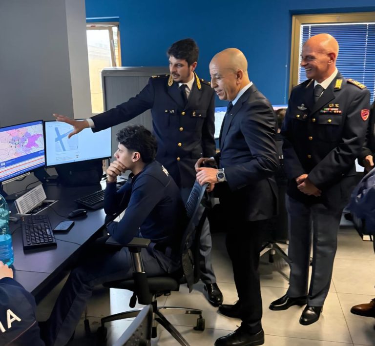 المدير العام للأمن الوطني يزور إيطاليا لتعزيز التعاون الأمني