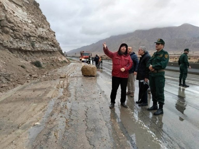 الحماية المدنية تحذر من خطر سقوط الحجارة بالطريق الوطني رقم 03 الرابط بين باتنة والقنطرة