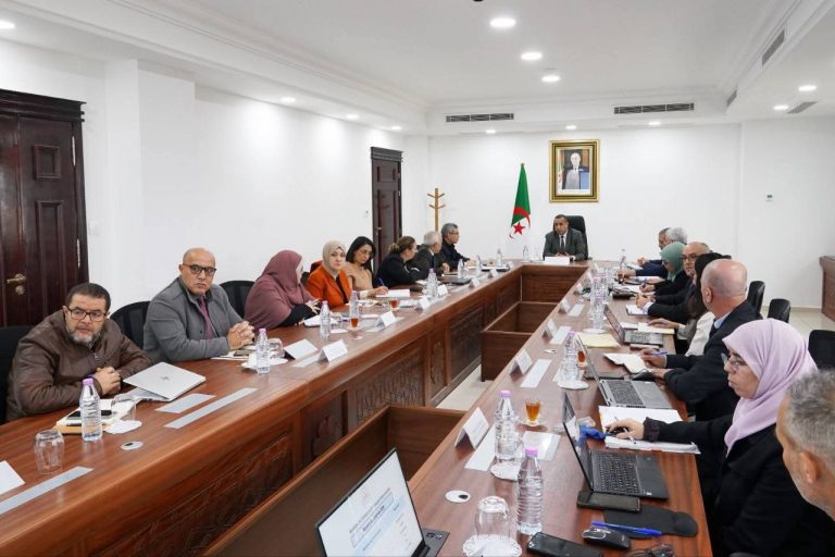 وزير الطاقة مراد عجال يُترأس اجتماعًا لمتابعة الملفات الخاصة بالقطاع وأنظمته المعلوماتية