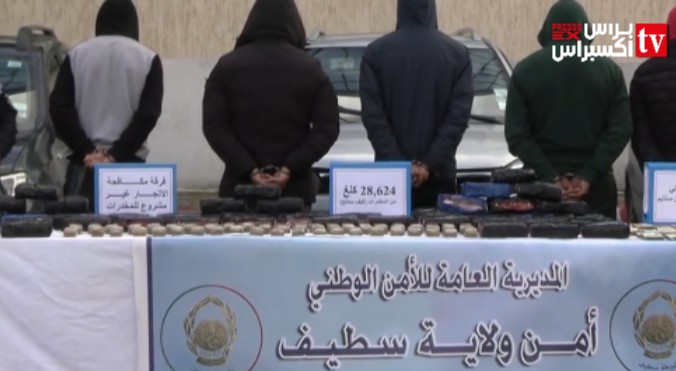 شرطة سطيف تضبط شبكة إجرامية وتستولي على كميات كبيرة من المخدرات وعائدات النشاط الإجرامي
