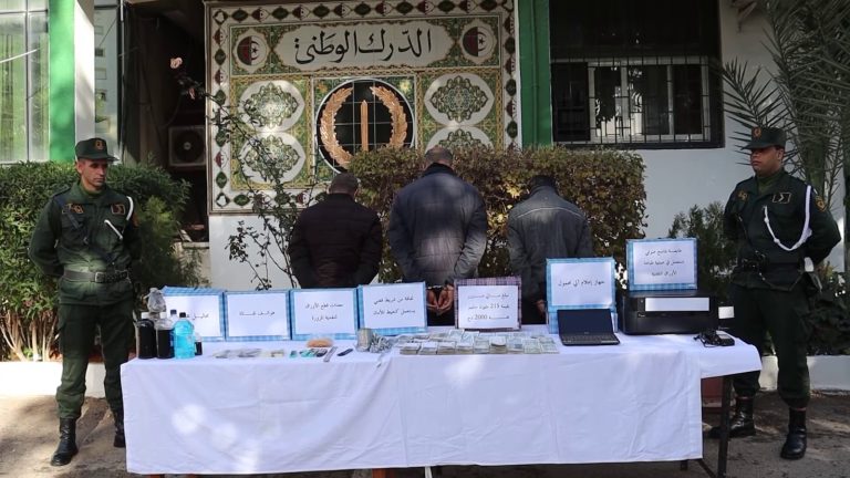 درك بئر مراد رئيس يضع حدًا لعصابة تمتهن تزوير الأوراق النقدية