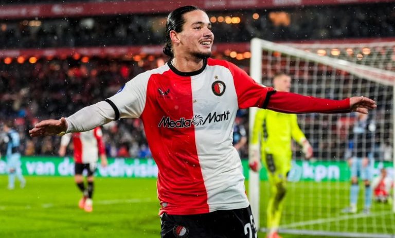 ظهير فينورد الجديد يشيد بمستوى أنيس حاج موسى ويصفه باللاعب الموهوب