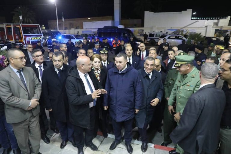 وزير الداخلية يتفقد محطة القطار ببشار ضمن التحضيرات لاستغلال الخط المنجمي الغربي