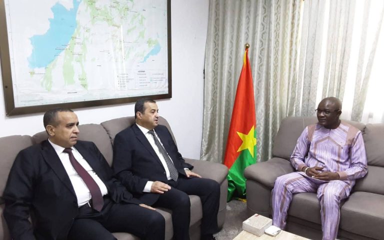 محمد عرقاب ومراد عجال يبحثان تعزيز التعاون الطاقوي مع بوركينا فاسو