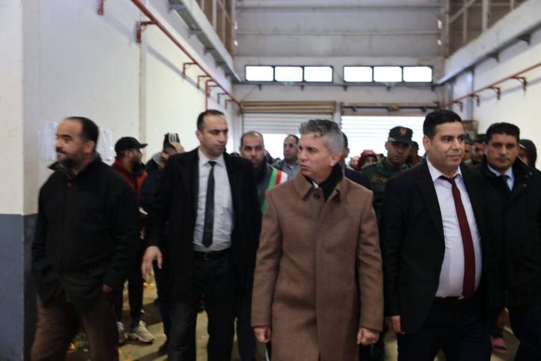 والي معسكر يزور سوق الجملة لمتابعة التموين واستقرار السوق قبل رمضان