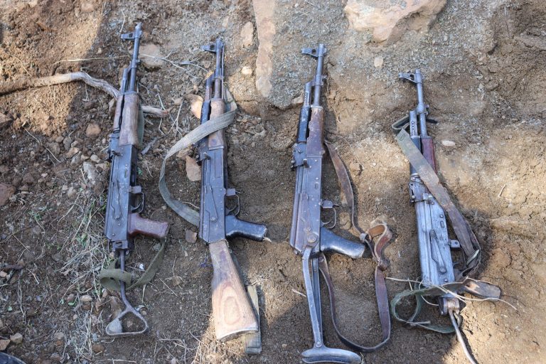 وزارة الدفاع الوطني: تحييد 4 إرهابيين وحجز أسلحة ووسائل اتصال في عملية نوعية بعين الدفلى