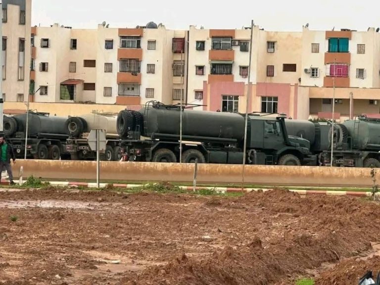 الجيش الوطني الشعبي يوزع صهاريج مياه لتخفيف أزمة العطش في ولاية الشلف