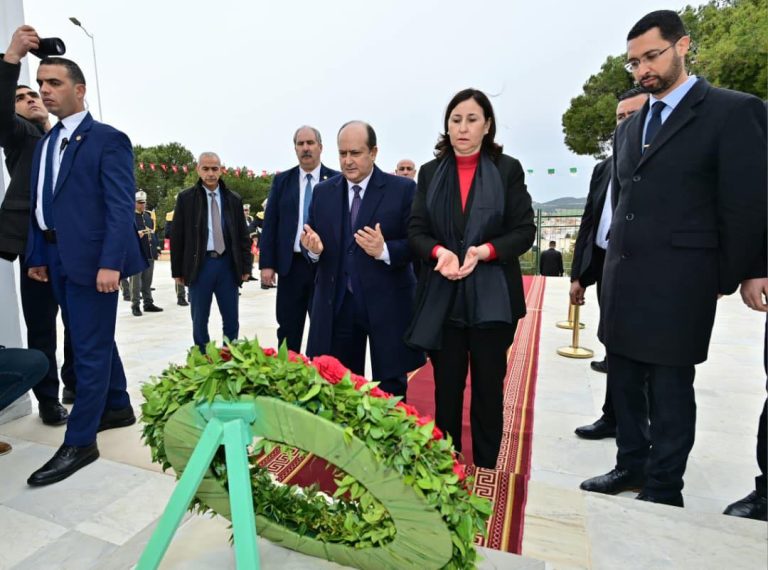 الوزير الأول يزور النصب التذكاري لأحداث ساقية سيدي يوسف مع رئيسة الحكومة التونسية