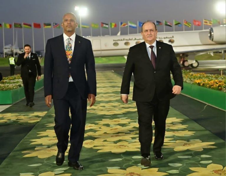 الوزير الأول يشارك بالجزائر في قمة الاتحاد الإفريقي وقمة إفريقيا–إيطاليا لتعزيز التعاون القاري