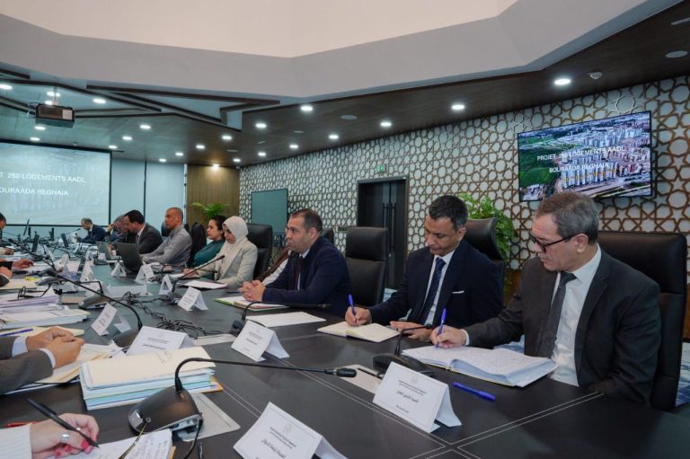 وزير السكن يعلن تسليم عقود عدل 2 رقمياً وتسريع إنجاز مشاريع عدل 3