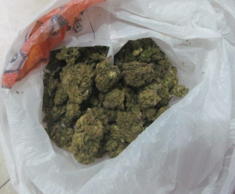 شرطة باتنة تكشف شبكة إجرامية لاستيراد المخدرات وتوقف 3 أشخاص