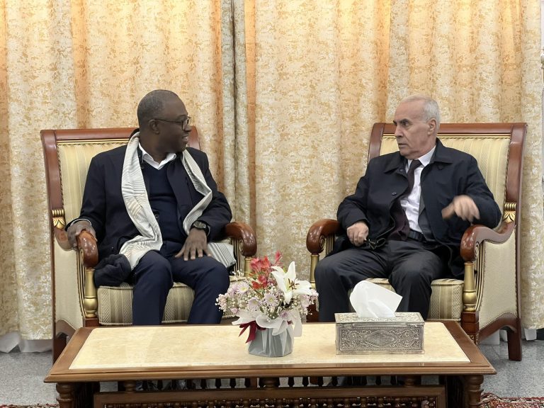 وزير الشباب مصطفى حيداوي يتفقد مشاريع وبرامج شبابية في تبسة وسوق أهراس