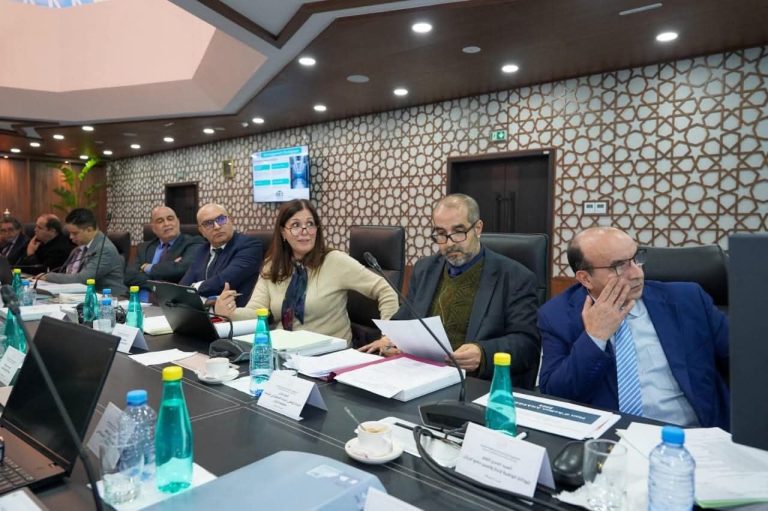 وزير السكن محمد طارق بلعريبي يترأس اجتماعًا تنسيقيًا مع إطارات القطاع