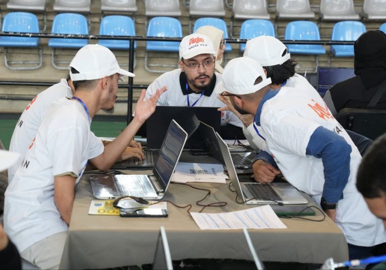 انطلاق الطبعة الأولى للهاكاتون الوطني للتكوين المهني بالمركز الرياضي النسوي ببن عكنون