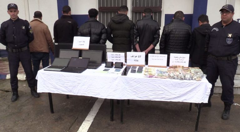 شرطة العاصمة تطيح بشبكة إجرامية منظمة عابرة للحدود مختصة في تهريب العملة