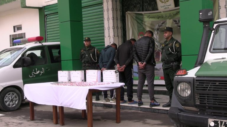 الدرك الوطني ببسكرة ينجح في ضبط 10200 مؤثر عقلي وإيقاف 7 مشتبه فيهم في قضايا متفرقة