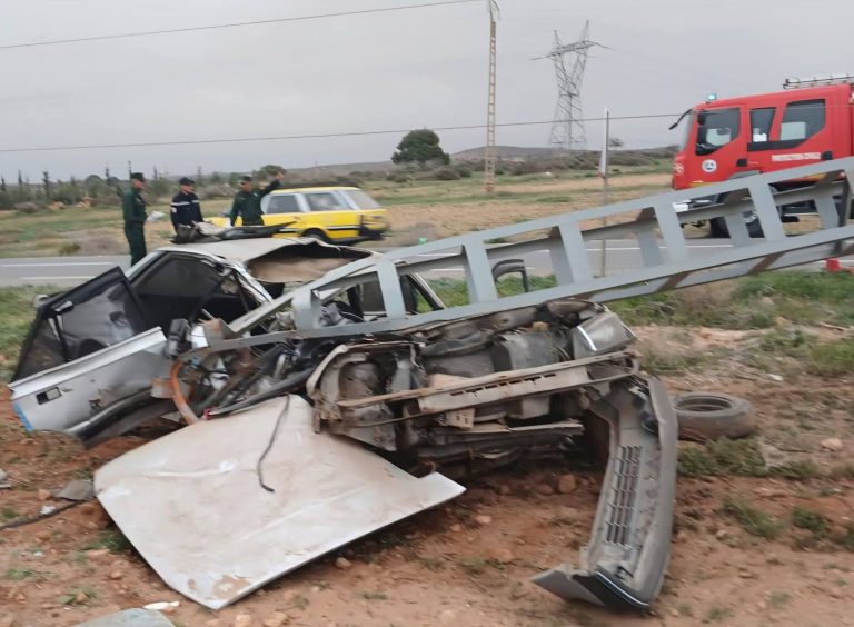 ثلاثة جرحى في حادث انحراف سيارة واصطدامها بعمود كهربائي بالطريق الوطني 58 بسعيدة