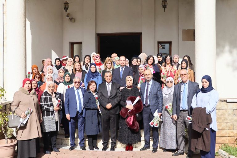 وزير الأشغال العمومية يشرف على مراسم تكريم المرأة بمناسبة اليوم العالمي للمرأة