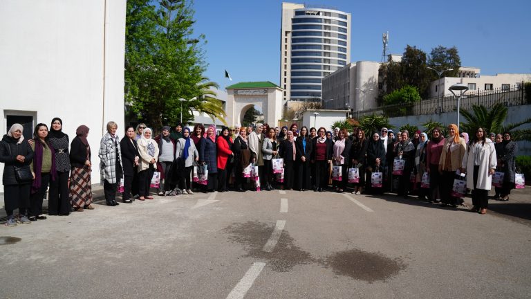 وزيرة التكوين والتعليم المهنيين تكرّم العاملات بمناسبة اليوم العالمي للمرأة