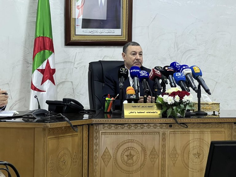 السعيد سعيود يجتمع مع نقابات الناقلين لمناقشة قضايا النقل في الجزائر