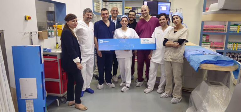 المركز الاستشفائي الجامعي بوهران يحقق أول نجاح إفريقي في علاج قصور الصمام ثلاثي الشرفات