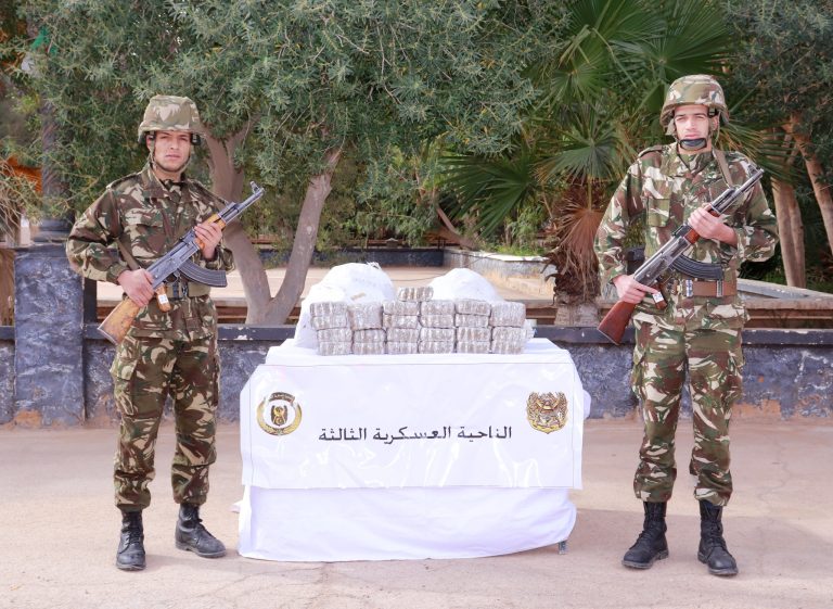 الجيش الوطني الشعبي يحقق إنجازات أمنية هامة ويوقف شبكات المخدرات ويضبط أسلحة ومهاجرين غير شرعيين