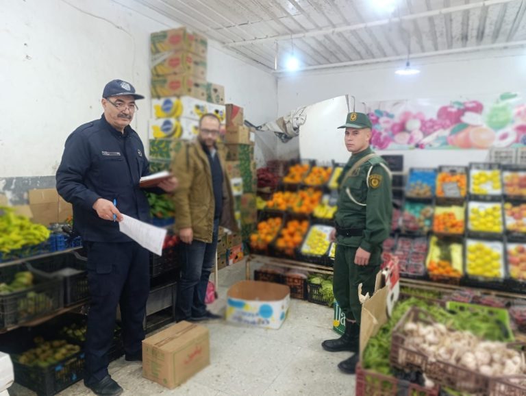 أمن دائرة مداوروش يراقب النشاطات التجارية ويستدعي التجار المخالفين