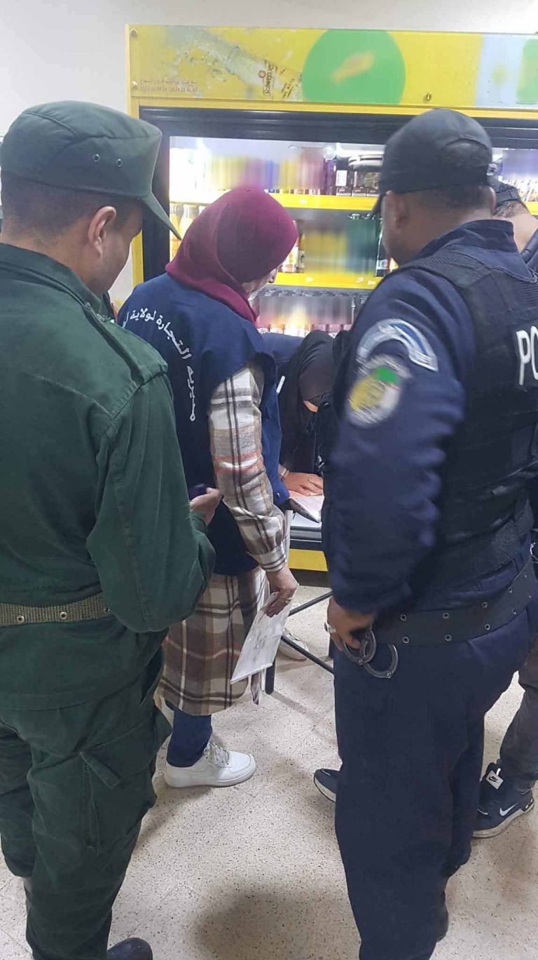 شرطة أولاد جلال تواصل حملات مراقبة المحلات التجارية خلال شهر رمضان