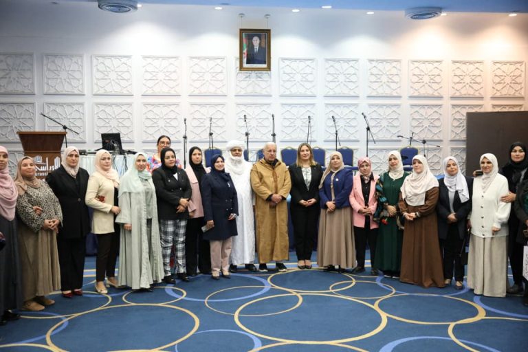 مجلس الأمة والمجلس الشعبي الوطني يحتفلان باليوم العالمي للمرأة بمأدبة إفطار رسمية