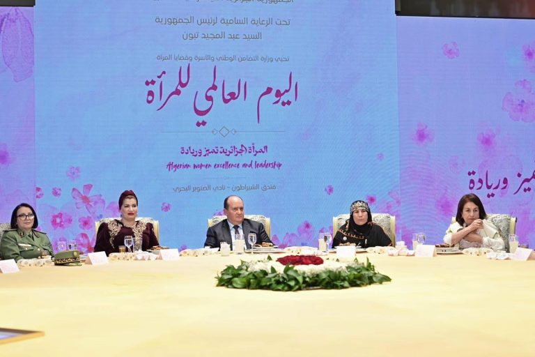 الوزير الأول يشرف على مراسم تكريم المرأة الجزائرية بمناسبة اليوم العالمي للمرأة