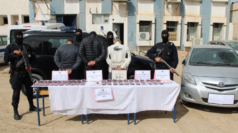 فرقة البحث والتدخل بغليزان تحجز آلاف الكبسولات المخدرة وتقدم الموقوفين للعدالة