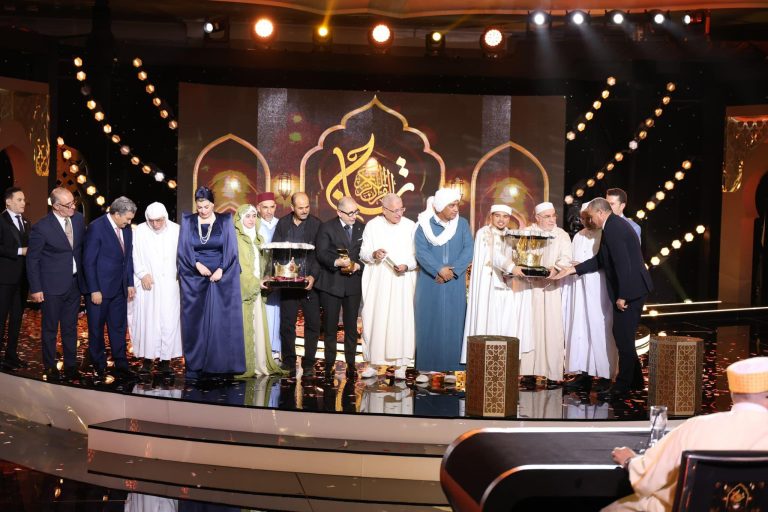 الجزائر تختتم الطبعة 15 من مسابقة تاج القرآن وتكرم الفائزين