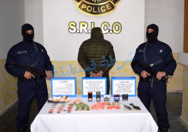 تفكيك نشاط تزوير بوثائق إدارية بين تبسة وورقلة وحجز أختام مقلدة