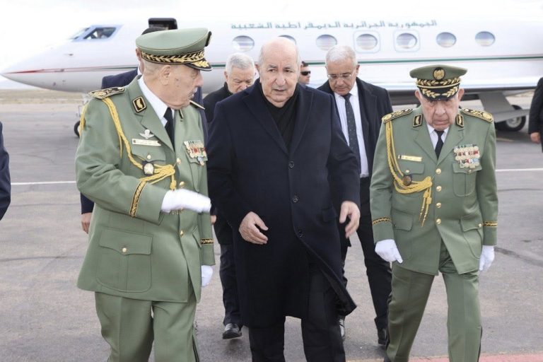 رئيس الجمهورية يتوجه إلى باتنة لمتابعة مراسم جنازة اليامين زروال