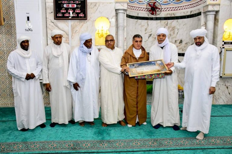 إحياء ليلة القدر بمسجد الشيخ سيدي محمد بن لكبير بأدرار تحت إشراف والي الولاية فضيل ضويفي.