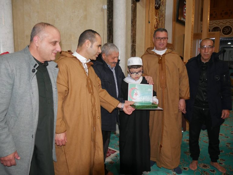 أم البواقي: والي الولاية يشرف على إحياء ليلة القدر وتكريم الفائزين في المسابقات القرآنية