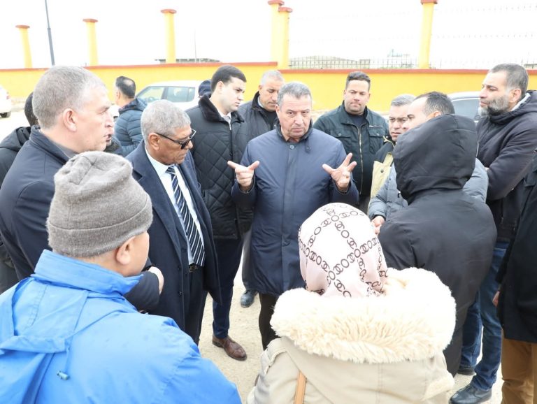 والي أم البواقي يطالب بتسريع المشاريع بعين البيضاء ويهدد بفسخ عقود الإنجاز المتأخرة