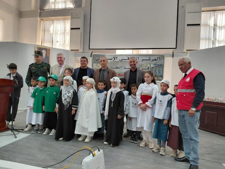 الطارف تحتفي بيوم العلم… إشعاع معرفي يزكيه جيل واعد