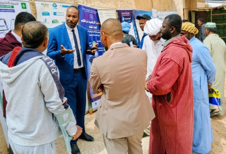 ولاية أدرار بوفارس محمد العلاوي يشرف على تنفيذ إجراءات رقمية جديدة خلال القافلة التحسيسية بتسابيت.