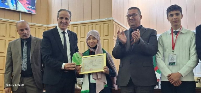 تكريم ممثلي برلمان الطفل بأم البواقي خلال انطلاق الدورة العادية للمجلس الشعبي الولائي لسنة 2026