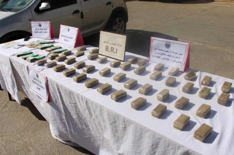 توقيف شخص ببسكرة وحجز كمية معتبرة من المخدرات واسترجاع مركبة ومبلغ مالي