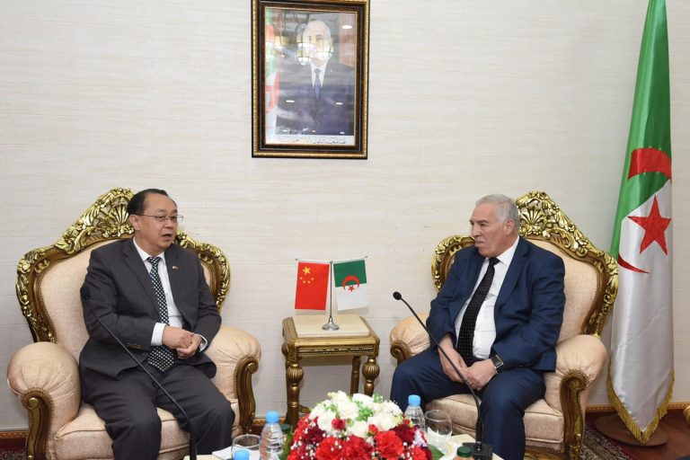 وزير المجاهدين يلتقي سفير جمهورية الصين الشعبية لتعزيز التعاون المشترك