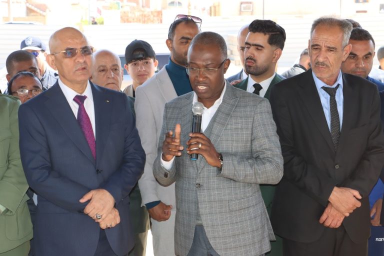 وزير الشباب يزور مشروع المركب الرياضي الجواري بدبيلة لمتابعة تقدم الأشغال