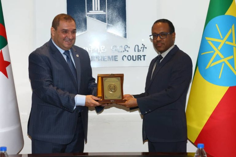 إثيوبيا: وزير العدل لطفي بوجمعة في زيارة إلى المحكمة العليا الفيدرالية