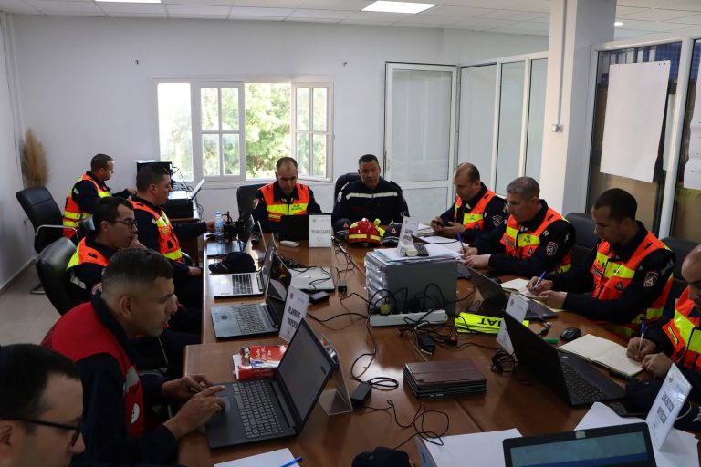 تمرين ميداني يحاكي زلزالًا ضمن استعدادات إعادة تصنيف فريق البحث والإنقاذ