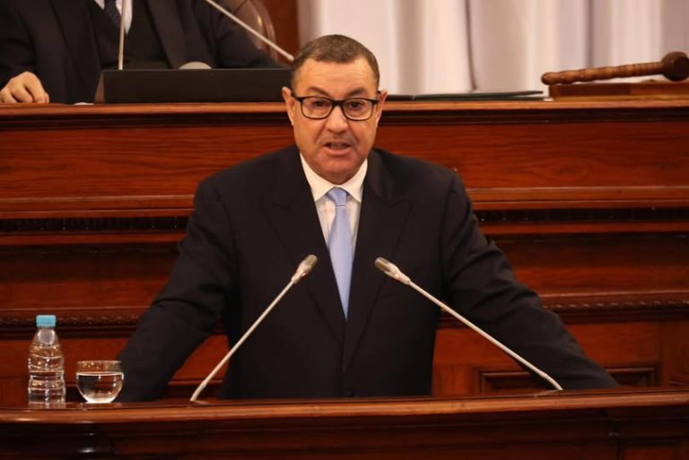 عرض مشروع قانون انتخابي جديد يعزز الديمقراطية ويكرس حياد الإدارة