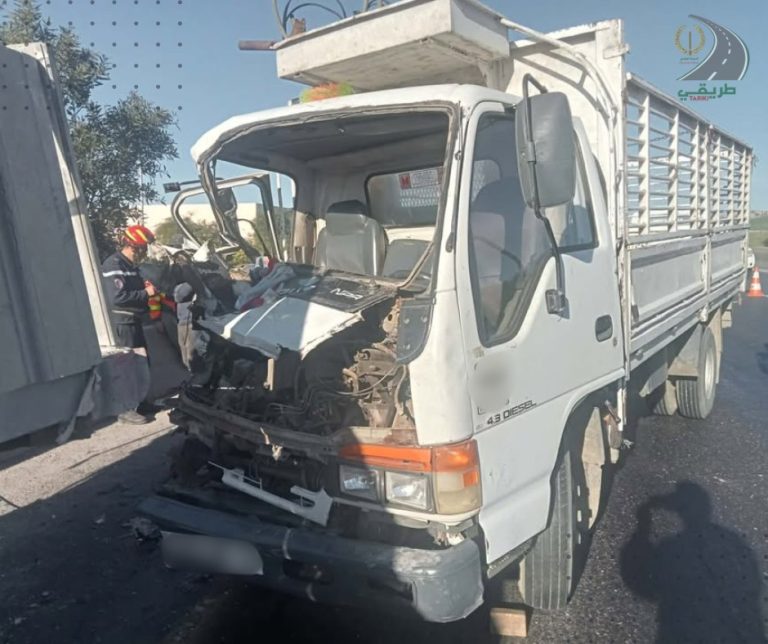 إصابة شخص في حادث مرور على الطريق السيار شرق غرب بالبويرة