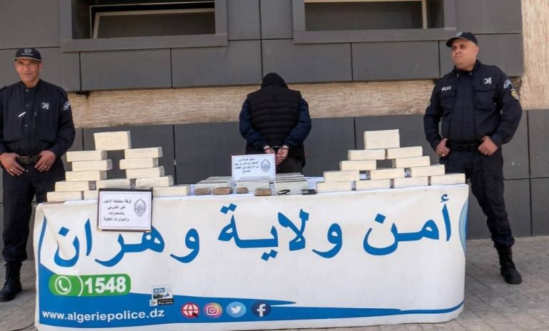 شرطة وهران توقف شبكة إجرامية وتسترجع 27 كلغ من المخدرات